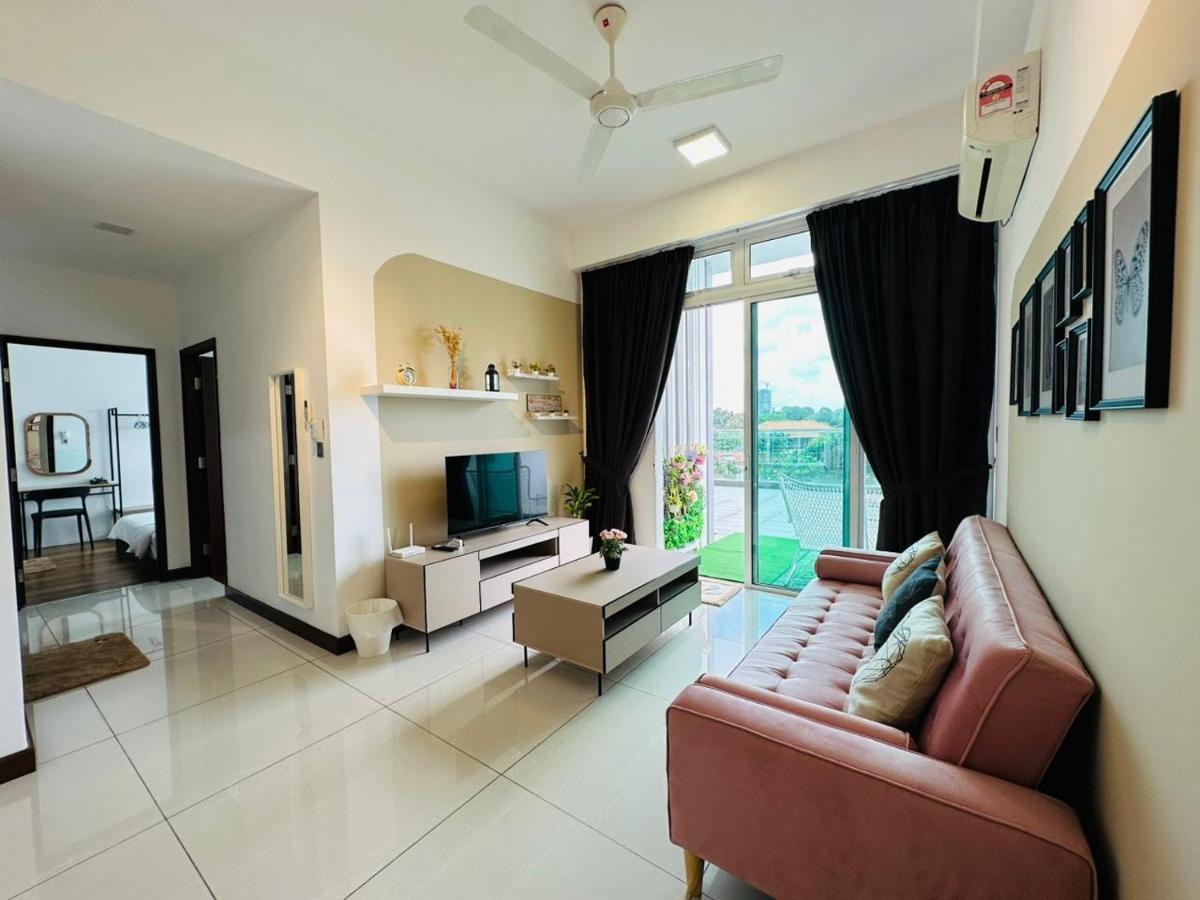 Paragon 8-12pax-big Balcony With Bbq Apartment