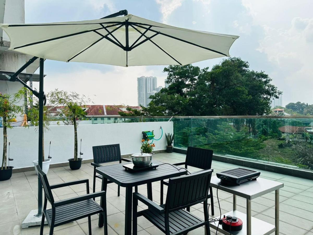 Paragon 8-12pax-big Balcony With Bbq *