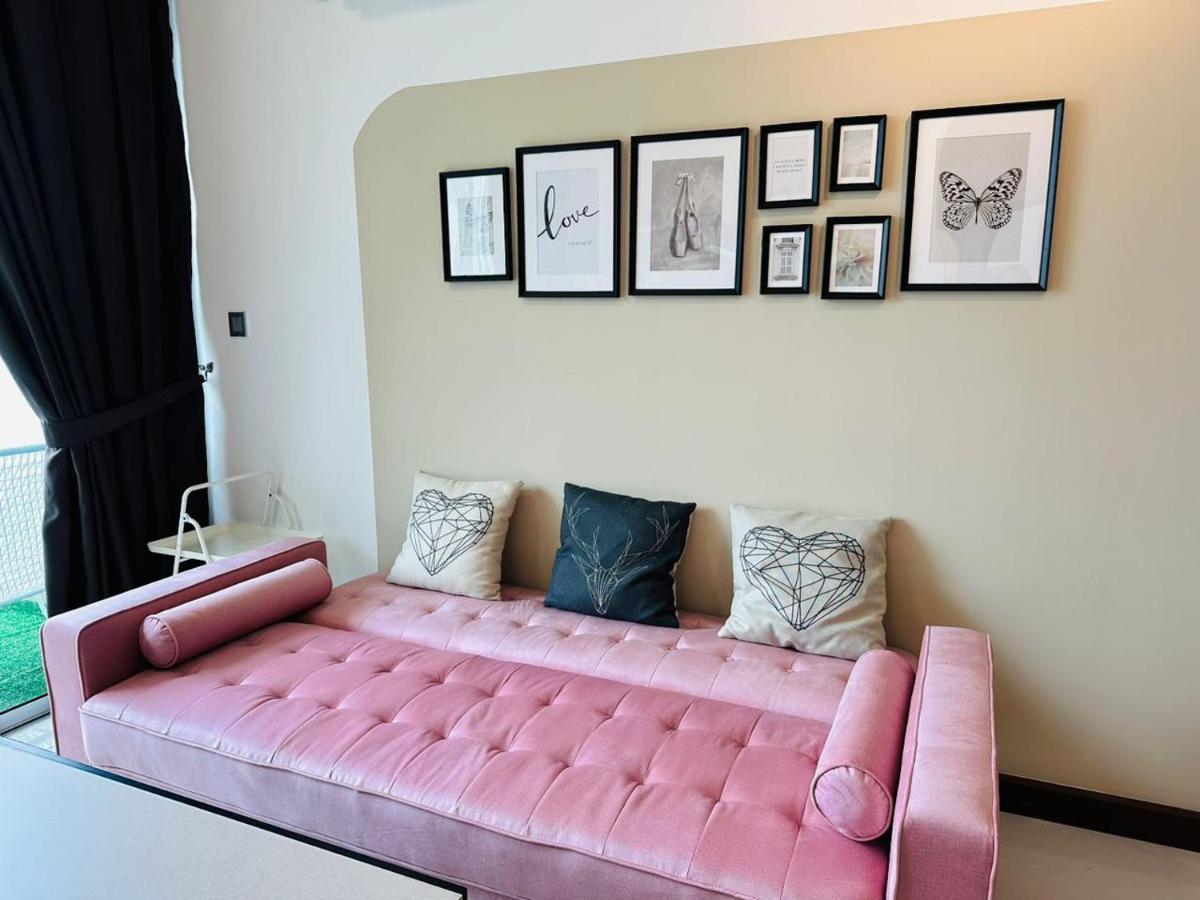 Paragon 8-12pax-big Balcony With Bbq Apartment