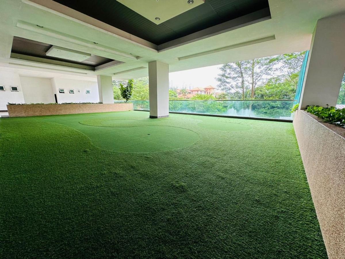 Paragon 8-12pax-big Balcony With Bbq Johor Bahru