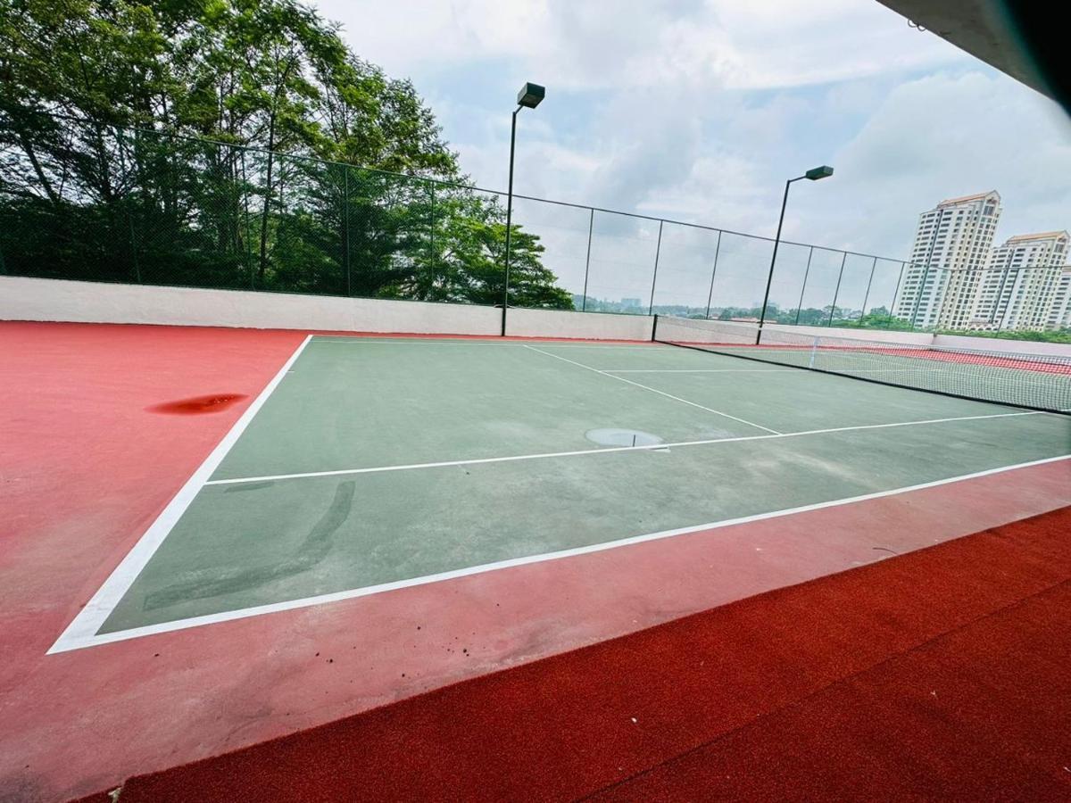 Paragon 8-12pax-big Balcony With Bbq Apartment *